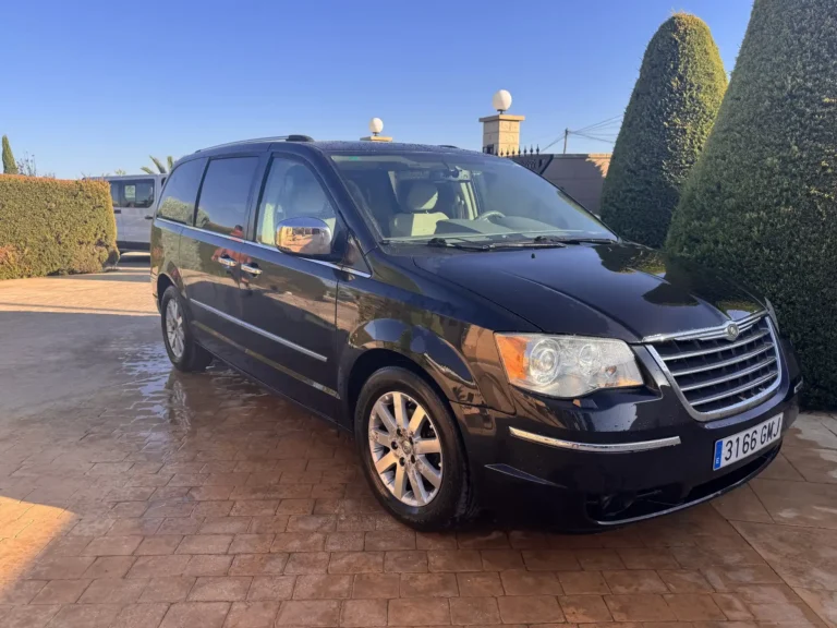 Side view of Chrysler Grand Voyager