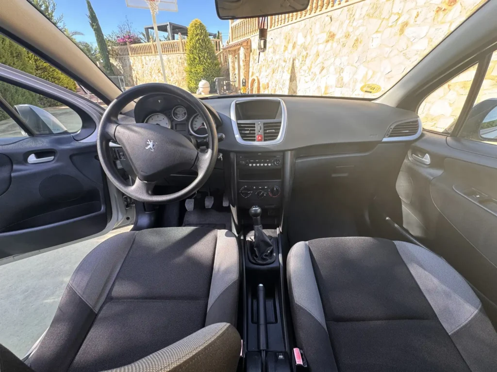 Peugeot 207 SW exterior view