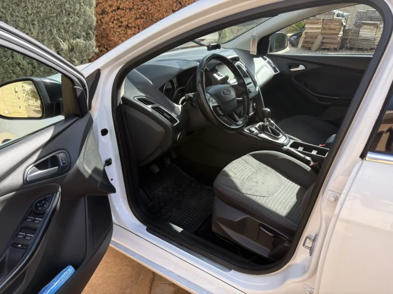 Ford Focus interior driver seat