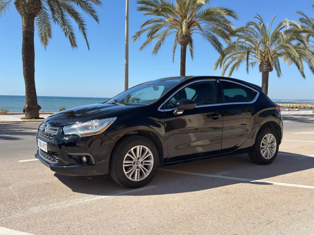 Citroën DS4 black hatchback rental car Costa Blanca